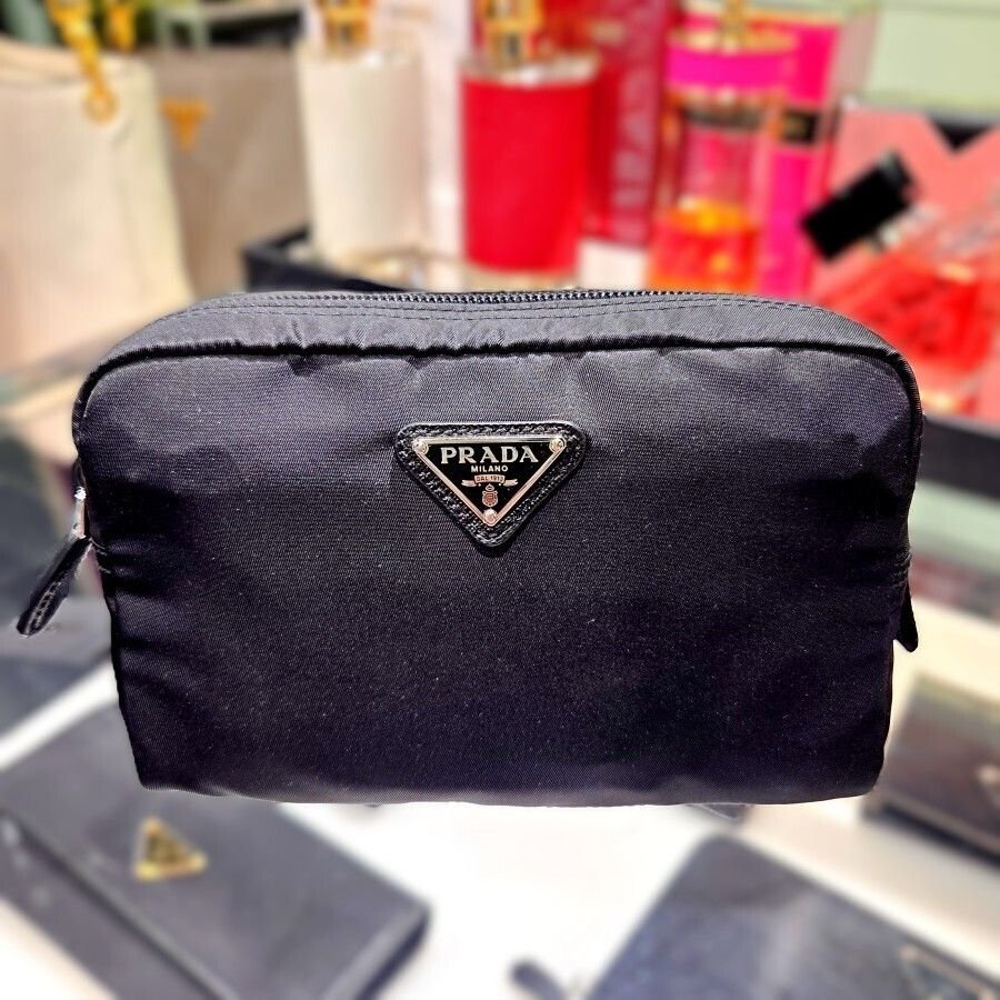 セール】プラダ☆ナイロン ポーチ トライアングルロゴ☆1NA021 (PRADA