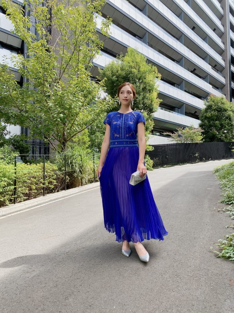 TADASHI SHOJI タダシショージ ブルーエシェルプリーツドレス | 結婚式