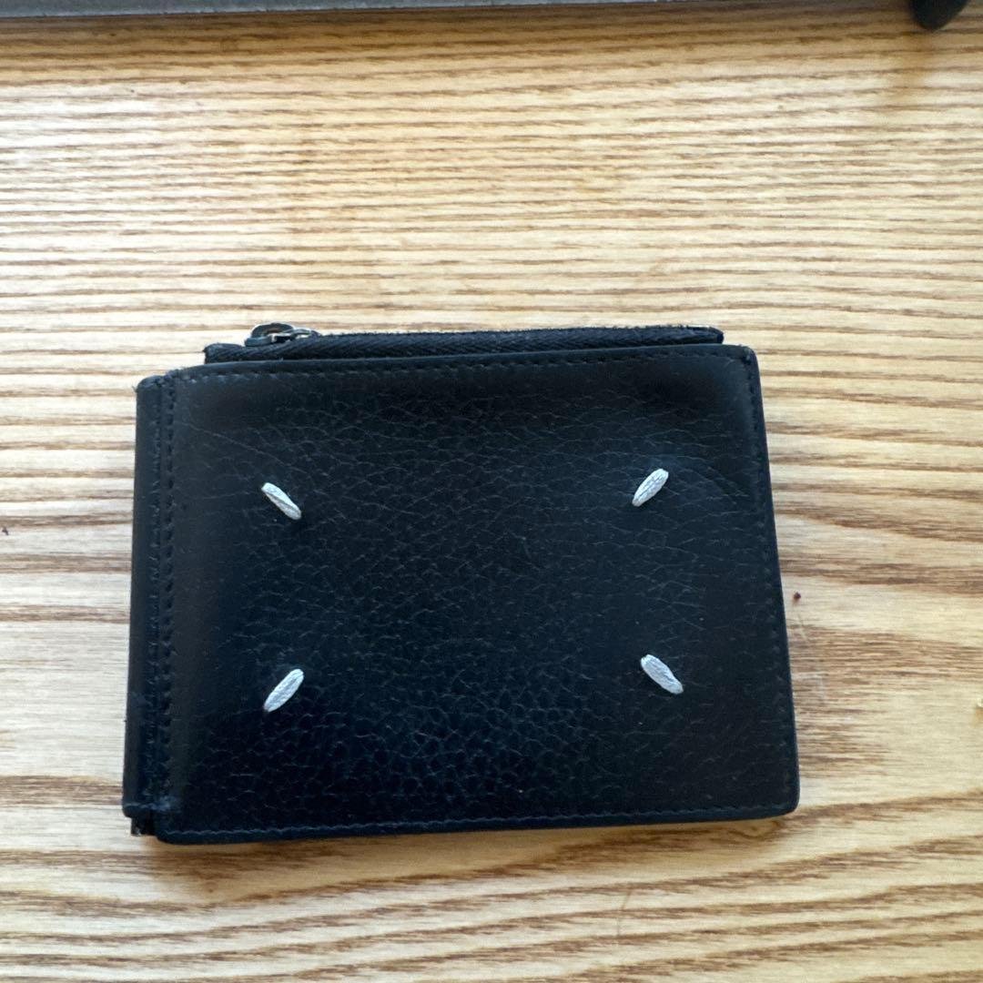 メゾンマルジェラ　黒 レザー マネークリップ カードスロット付き Maison Margiela メゾンマルジェラ グレインレザー マネークリップ付き